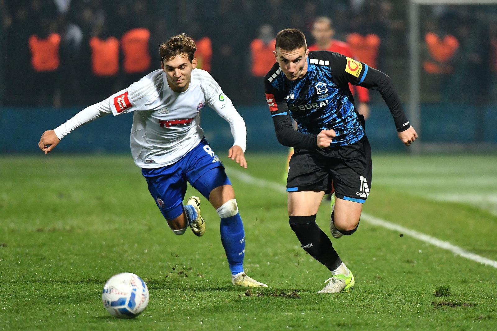 03.11.2024., stadion Varteks, Varazdin - SuperSport HNL, 12. kolo, NK Varazdin - HNK Hajduk. Niko Sigur, Michele Sego Photo: Vjeran Zganec Rogulja/PIXSELL