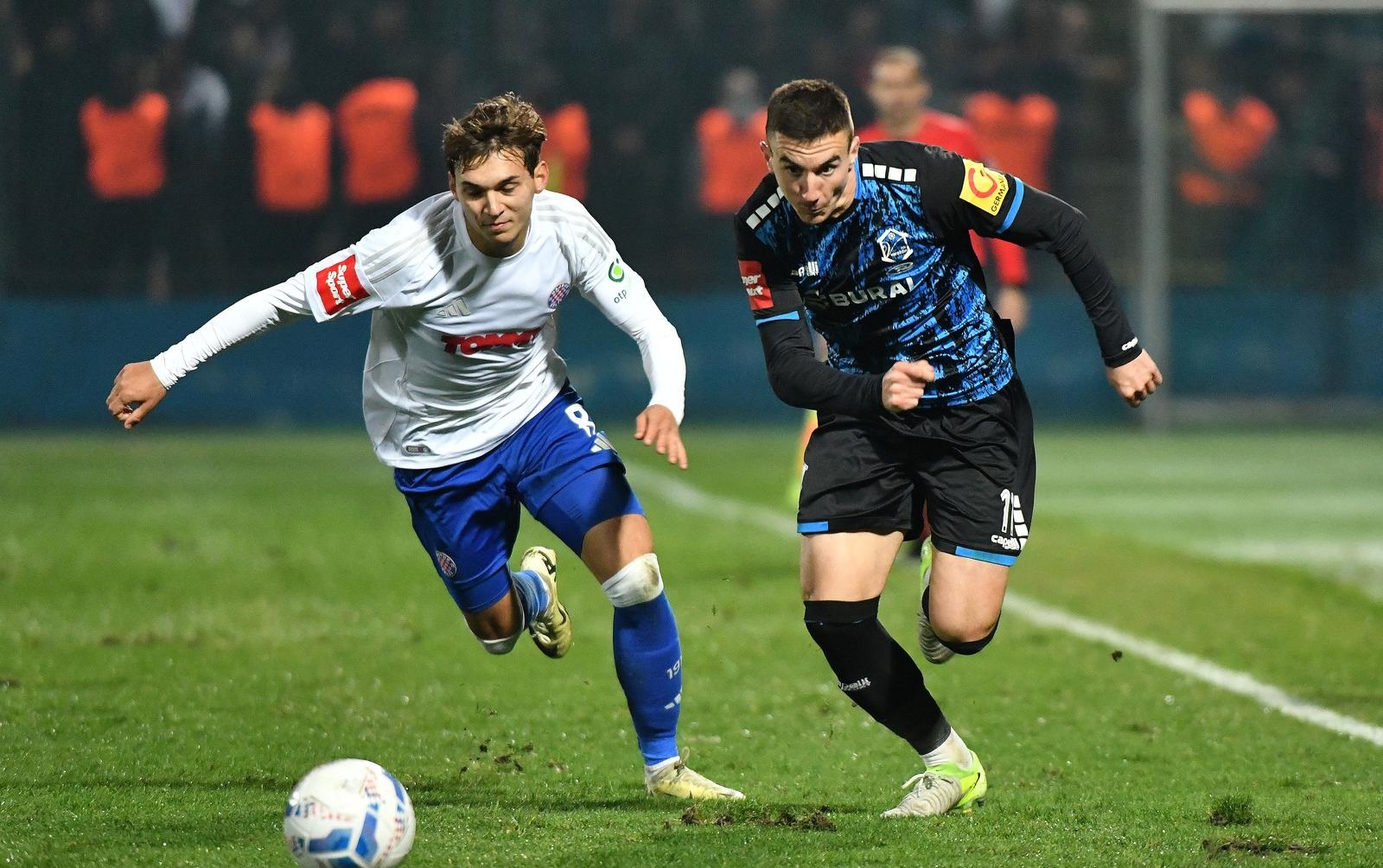 03.11.2024., stadion Varteks, Varazdin - SuperSport HNL, 12. kolo, NK Varazdin - HNK Hajduk. Niko Sigur, Michele Sego Photo: Vjeran Zganec Rogulja/PIXSELL