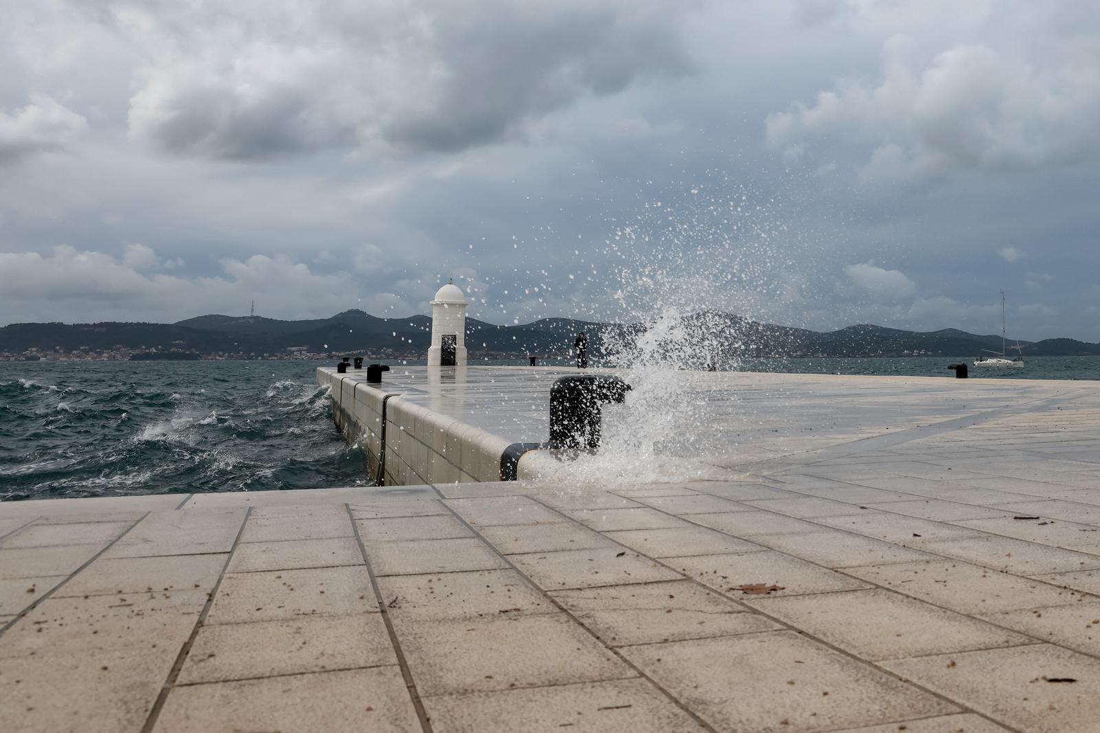 06.01.2025., Zadar - Oblacno i vjetrovito vrijeme. Photo: Sime Zelic/PIXSELL