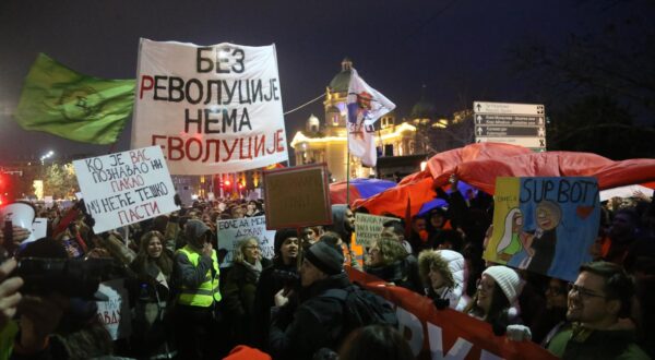 12, January, 2025, Belgrade - A student protest "It's important to have a stance" was held in front of the Constitutional Court, which was joined by citizens. Photo: F.S./ATAImages  12, januar, 2025, Beograd - Ispred Ustavnog suda odrzan je protest studenata "Bitno je da imas (u)stav" kome su se prikljucili i gradjani.