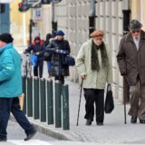 01.02.2012., Kukuljeviceva ulica, Varazdin - Umirovljenici iskoristili toplije jutro za nabavku namirnica."nPhoto: Marko Jurinec/PIXSELL.