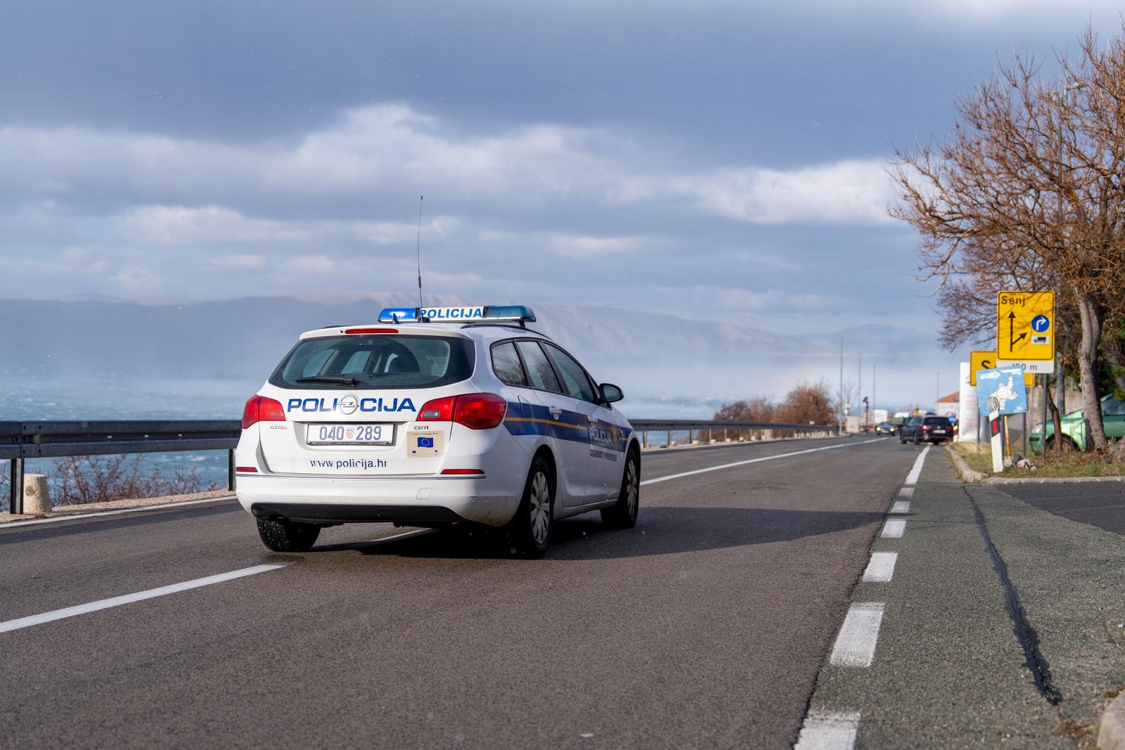 13.01.2025., Senj - Jaka bura u Senju stvara probleme u prometu. Za sav promet zatvorena je Jadranska magistrala (DC8) između Senja i Svete Marije Magdalene. Photo: Hrvoje Kostelac/PIXSELL