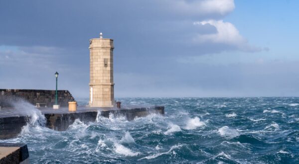 13.01.2025., Senj - Jaka bura u Senju stvara probleme u prometu. Za sav promet zatvorena je Jadranska magistrala (DC8) između Senja i Svete Marije Magdalene. Photo: Hrvoje Kostelac/PIXSELL