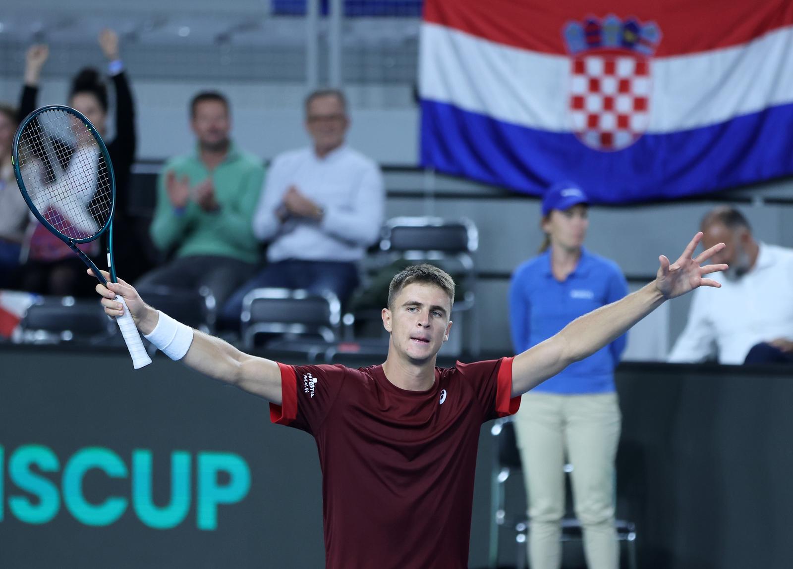 13.09.2024., Varazdin - Davis Cup susret Hrvatske i Litve, Duje Ajdukovic u drugom mecu protiv Edasa Butvilasa. Photo: Sanjin Strukic/PIXSELL