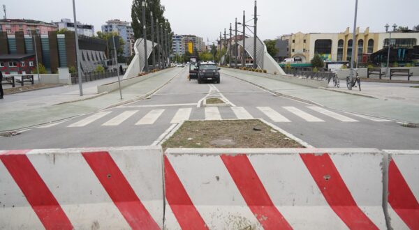 14, October, 2021, Kosovska Mitrovica - The day after the demonstrations by the force of the Rosu special unit of the so-called State of Kosovo over the Serbs, Kosovska Mitrovica is peaceful.   14, oktobar, 2021,  Kosovska Mitrovica - Dan posle demonstracija sile specijalne jedinice Rosu takozvane Drzave Kosovo nad Srbimu Kosovskoj Mitrovici je mirno.  Photo: Antonio Ahel/PIXSELL