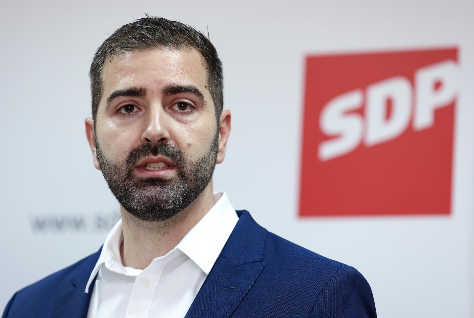 14.10.2024., Split - Predstavljanje SDP-ovog kandidata za gradonacelnika Splita.  Govornici su predsjednik SDP-a Sinisa Hajdas Doncic, potpredsjednici SDP-a Ranko Ostojic i Misel Jaksic, clanovi Predsjednistva SDP-a Sabina Glasovac i Ante Bilic te predsjednik SDP-a Split i kandidat za gradonacelinika Davor Matijevic. Photo: Ivana Ivanovic/PIXSELL