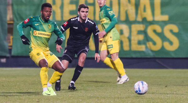 14.12.2024., stadion Aldo Drosina, Pula - SuperSport HNL, 17. kolo, NK Istra 1961 - HNK Sibenik. Beyatt Lekweiry, Iker Pozo Photo: Srecko Niketic/PIXSELL