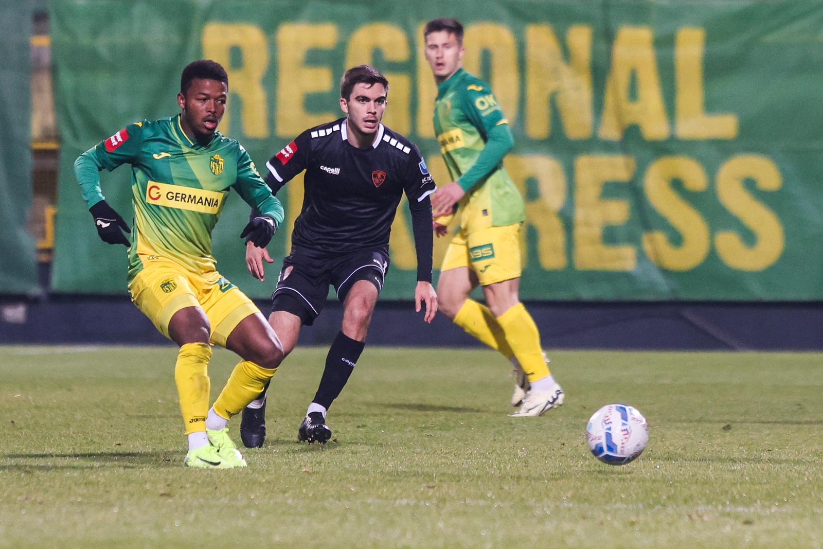 14.12.2024., stadion Aldo Drosina, Pula - SuperSport HNL, 17. kolo, NK Istra 1961 - HNK Sibenik. Beyatt Lekweiry, Iker Pozo Photo: Srecko Niketic/PIXSELL