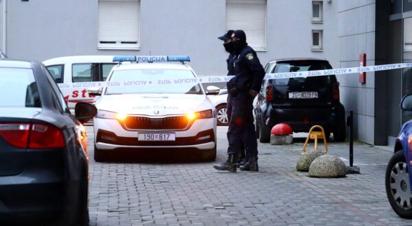 16.01.2025., Zagreb - Zgrada u kojoj se nalazi bivsa clanica HDZ-a, Tea Franic, koju trazi policija zbog odvodjenja u zatvor na odsluzivanje kazne.  Photo: Emica Elvedji/PIXSELL