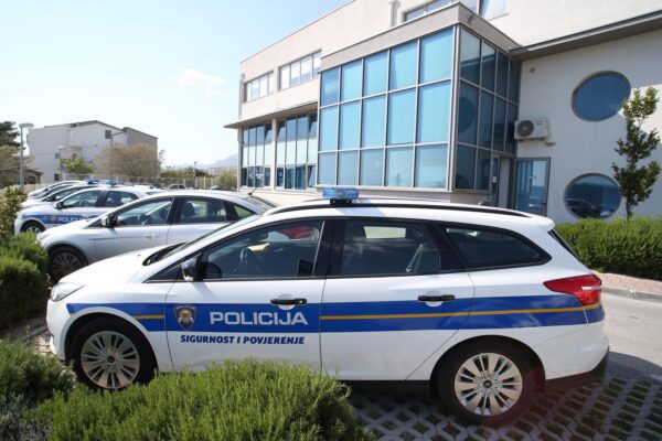 17.04.2019., Kastela - Policijska postaja u Kastelima nalazi se u Kastel Sucurcu. Photo: Ivo Cagalj/PIXSELL