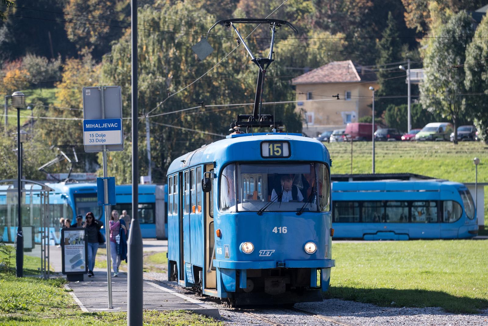 19.10.2017., Zagreb -  Iako je novom tramvajskom prugom prema Gracanima trebao prometovati niskopodni tramvaj, zbog problema s tracnicama prometuje stari ceski tramvaj."nPhoto: Davor Puklavec/PIXSELL