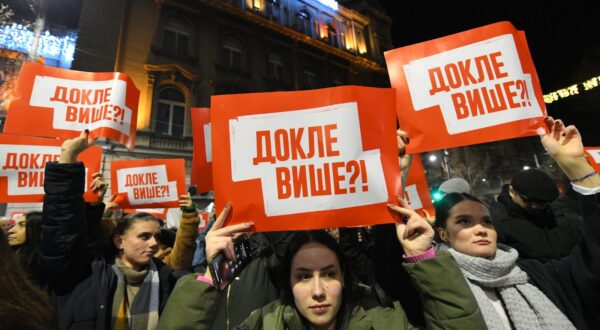 19, December, 2023, Belgrade - In front of the headquarters of the Republic Election Commission in Kralja Milan Street, a second day protest organized by the coalition "Serbia against violence" is underway due to the "stealing of the citizens' electoral will". . Photo: M. M./ATAImages.

19, decembar, 2023, Beograd - Ispred sedista Republicke izborne komisije u Ulici kralja Milana u toku je drugi dan protesta koji je organizovala koalicija "Srbija protiv nasilja" zbog "kradje izborne volje gradjana". . . Photo: M. M./ATAImages. Photo: M. M./ATAImages/PIXSELL