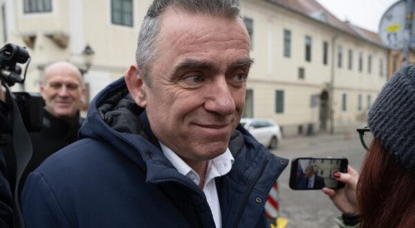 21.01.2025., Zagreb - Dolazak clanova parlamentarne vecine na sastanak u Vladu. Stipo Mlinaric Cipe.
 Photo: Davor Puklavec/PIXSELL