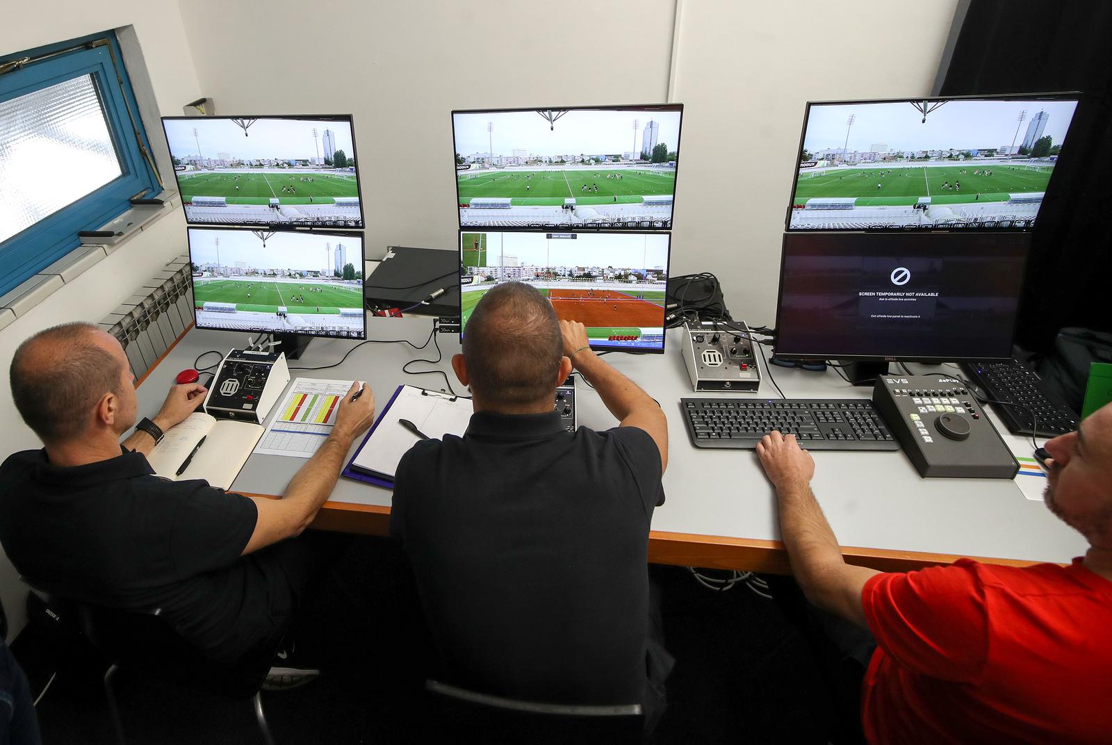 22.09.2019., stadion Kranjceviceva, Zagreb - Juniorsko nogometno prvenstvo hrvatske: NK Rudes - HNK Hajduk. Prvi put u Hrvatskoj na sluzbenoj utakmici koristena je VAR tehnologija."nPhoto: Igor Kralj/PIXSELL