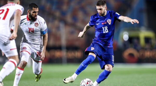 23.03.2024., stadion Cairo International, Kairo, Egipat - Polufinale prijateljskog turnira ACUD Cupa, Hrvatska - Tunis. Aissa Laidouni, Luka Ivanusec Photo: Matija Habljak/PIXSELL