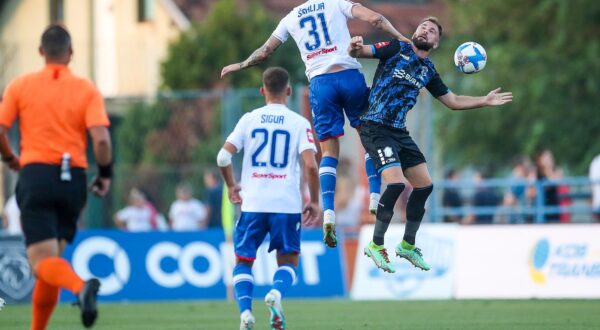 26.08.2023.., stadion Varteks, Varazdin - SuperSport HNL, 06. kolo, NK Varazdin - HNK Hajduk. Zvonimir Sarlija, Fran Brodic. Photo: Slavko Midzor/PIXSELL