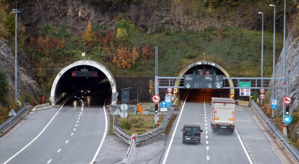 27.10.2023., Sv. Rok - Ulaz u tunel Sv. Rok. Photo: Sime Zelic/PIXSELL