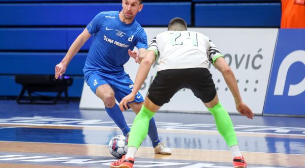 27.11.2024., KC Drazen Petrovic, Zagreb - Elitna runda UEFA Futsal Lige prvaka, skupina B, 1. kolo, MNK Olmissum - MNK Futsal Dinamo. Tihomir Novak, Jure Copic. Photo: Slavko Midzor/PIXSELL