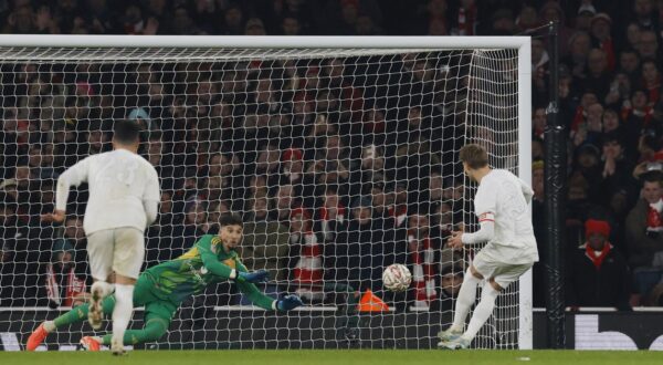 Soccer Football - FA Cup - Third Round - Arsenal v Manchester United - Emirates Stadium, London, Britain - January 12, 2025 Arsenal's Martin Odegaard has his shot saved by Manchester United's Altay Bayindir from the penalty spot Action Images via Reuters/Andrew Couldridge Photo: Andrew Couldridge/REUTERS