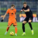 Soccer Football - Serie A - Inter Milan v Salernitana - San Siro, Milan, Italy - February 16, 2024 Inter Milan's Nicolo Barella in action with Salernitana's Toma Basic REUTERS/Daniele Mascolo Photo: Daniele Mascolo/REUTERS