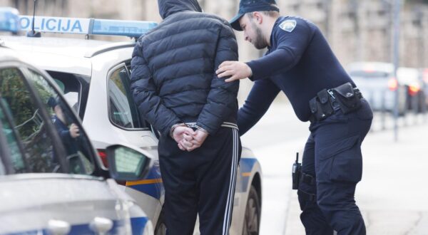 15.11.2023., Rijeka - Policija privodi Luku Burazera, optuzenog za trgovanje kriptovalutama, tj. prevare stotina investitora koji su ukupno ulozili desetke milijuna eura.  Photo: Nel Pavletic/PIXSELL