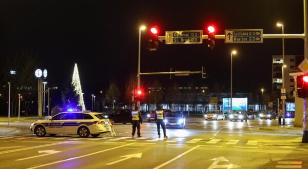 24.12.2024., Zagreb - Prometna nesreca osobnog automobila i autobusa u Selskoj ulici. Photo: Matija Habljak/PIXSELL