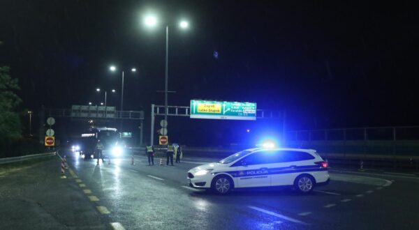 22.05.2022.,Zagreb,Lucko - Nakon utakmice Dinamo - Hajduk (3:1), krenuo je masovni povratak Torcide prema jugu, a na putu su izbili i neredi, odnosno opca tucnjava s policijom, pa je tako zatvorena dionica autoceste A1 između cvorova Lucko i Karlovac. Autocesta je zatvorena u oba smjera.  Photo: Goran Stanzl/PIXSELL