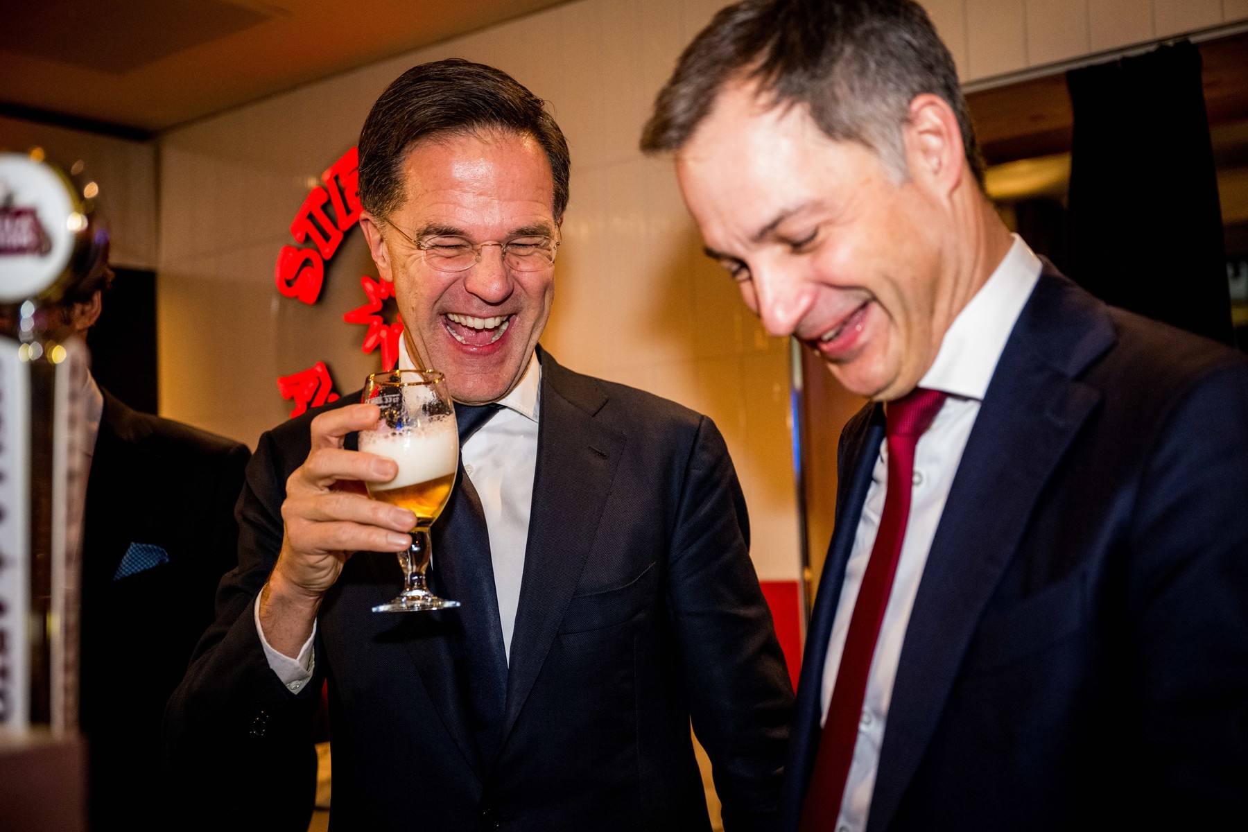 January 22, 2025, Davos, Switzerland: NATO Secretary General Mark Rutte and Outgoing Prime Minister Alexander De Croo drinking beer together the 2025 World Economic Forum Annual Meeting in Davos, Switzerland, Wednesday 22 January 2025. The yearly meeting takes place from 20 to 24 January, with heads of governments and economic leaders.,Image: 956589357, License: Rights-managed, Restrictions: * Belgium, France, Germany, Luxembourg and Netherlands Rights OUT *, Model Release: no, Credit line: Jasper Jacobs / Zuma Press / Profimedia