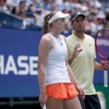 Elena Rybakina speaks with her coach Stefano Vukov while practicing before the 2022 US Open inside Arthur Ashe Stadium at the Billie Jean King Tennis Center in Flushing Meadows Corona Park in Flushing NY on August 27, 2022. (Photo by Andrew Schwartz)  //SCHWARTZANDREW_sipaSCHWARTZ.0010/2208281359/Credit:Andrew Schwartz/SIPA/SIPA/2208281409,Image: 717162178, License: Rights-managed, Restrictions: , Model Release: no, Credit line: Andrew Schwartz / Sipa Press / Profimedia