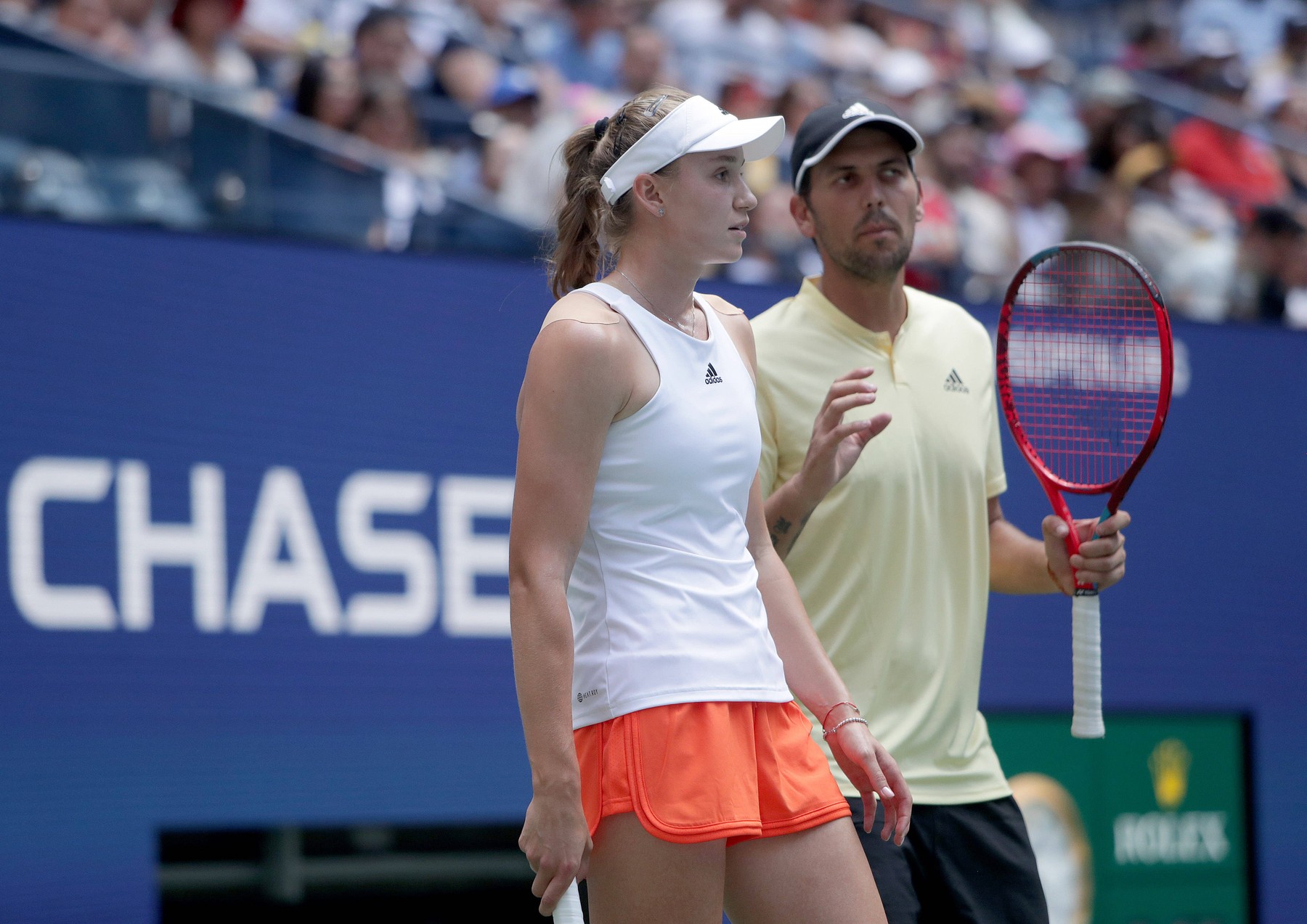 Elena Rybakina speaks with her coach Stefano Vukov while practicing before the 2022 US Open inside Arthur Ashe Stadium at the Billie Jean King Tennis Center in Flushing Meadows Corona Park in Flushing NY on August 27, 2022. (Photo by Andrew Schwartz)  //SCHWARTZANDREW_sipaSCHWARTZ.0010/2208281359/Credit:Andrew Schwartz/SIPA/SIPA/2208281409,Image: 717162178, License: Rights-managed, Restrictions: , Model Release: no, Credit line: Andrew Schwartz / Sipa Press / Profimedia