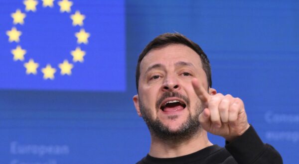 Ukraine's president Volodymyr Zelensky gives a press conference on the sideline of a EU summit in Brussels, on October 17, 2024.,Image: 922398467, License: Rights-managed, Restrictions: , Model Release: no, Credit line: JOHN THYS / AFP / Profimedia