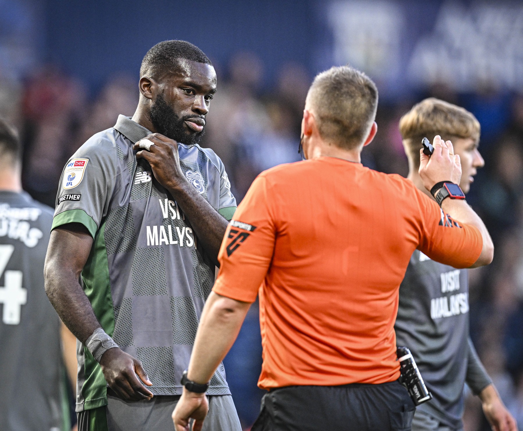 26th October 2024: The Hawthorns, West Bromwich, West Midlands, England; EFL Championship Football, West Bromwich Albion versus Cardiff City; Wilfried Kanga of Cardiff City is spoken to by referee Josh Smith,Image: 926686867, License: Rights-managed, Restrictions: , Model Release: no, Credit line: Godfrey Pitt / Actionplus / Profimedia