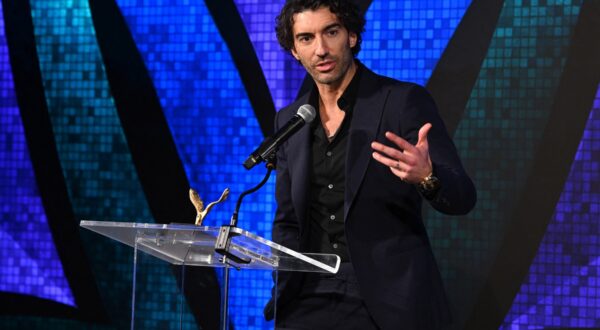 NEW YORK, NEW YORK - DECEMBER 09: Actor/filmmaker and VOS Honoree, Justin Baldoni speaks onstage at the Vital Voices 12th Annual Voices of Solidarity Awards at IAC Building on December 09, 2024 in New York City.   Bryan Bedder,Image: 944976517, License: Rights-managed, Restrictions: , Model Release: no, Credit line: Bryan Bedder / Getty images / Profimedia