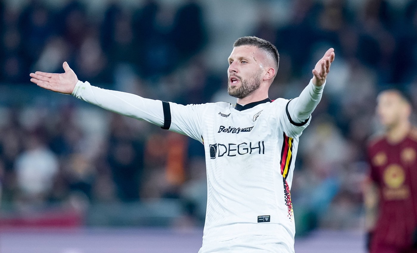 AS Roma v US Lecce - Serie A Enilive Ante Rebic of US Lecce reacts during the Serie A Enilive match between AS Roma and US Lecce at Stadio Olimpico on December 07, 2024 in Rome, Italy. Rome Stadio Olimpico Rome Italy Copyright: xGiuseppexMaffiax SerieA-Roma-Lecce_071224_BRU7162,Image: 945048712, License: Rights-managed, Restrictions: , Model Release: no, Credit line: Giuseppe Maffia / imago sportfotodienst / Profimedia