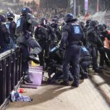 Festnahme bei Randale, Ausschreitungen RWE Fans in Osnabrück 15.12.2024 Polizeieinsatz und Festnahme bei Randale, Ausschreitungen RWE Fans in Osnabrück 15.12.2024: Nachdem Fans, Ultras, Hooligans, Hooltras teils vermummt durch ein geöffnetes Tor in den Innenraum des Stadions Bremer Brücke zu den gelangten und sich eine Schlägerei lieferten greift die behelmte Polizei durch. VfL Osnabrück vfl1899, lilaweiss gegen Rot-Weiss Essen RWE, Rot Weiß Essen am 15. Dezember 2024 im Stadion Bremer Brücke NIedersachsen / Deutschland / GER. Fußball,18. Spieltag der 3. Liga Saison 2024/2025. Endstand 2:0 vor 15.158 Zuschauern. *** Arrest during riots, riots RWE fans in Osnabrück 15 12 2024 Police operation and arrest during riots, riots RWE fans in Osnabrück 15 12 2024 After fans, Ultras, hooligans, hooligans, hooligans, some of them masked, entered the interior of the Bremer Brücke stadium through an open gate and fought a brawl, the helmeted police VfL Osnabrück vfl1899, lilaweiss vs Rot Weiss Essen RWE, Rot Weiß Essen on December 15, 2024 at Stadion Bremer Brücke NIedersachsen Germany GER Football,18 Matchday of the 3 Liga Season 2024 2025 Final Score 2 0 in front of 15 158 spectators,Image: 947330059, License: Rights-managed, Restrictions: , Model Release: no, Credit line: K. Hoeft / imago sportfotodienst / Profimedia