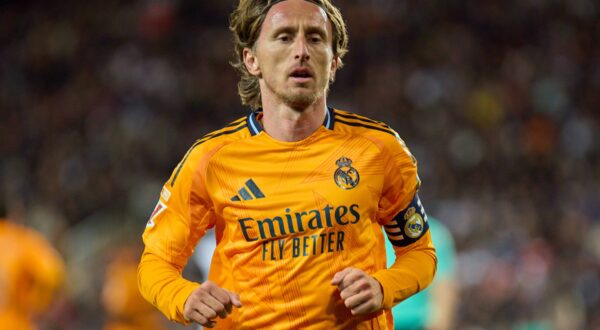 LaLiga EA Sports, Spain, Valencia CF v Real Madrid VALENCIA, SPAIN - JANUARY 3: Luka Modric central midfield of Real Madrid looks on during the LaLiga EA Sports match between Valencia CF and Real Madrid at Mestalla Stadium on January 3, 2025 in Valencia, Spain. match of round 12 of LaLiga that was postponed due to heavy rains in valencia Photo by /Photo Players Images/Magara Press Valencia Mestalla Stadium Spain Copyright: xJosexTorresx,Image: 951791287, License: Rights-managed, Restrictions: , Model Release: no, Credit line: Jose Torres / imago sportfotodienst / Profimedia