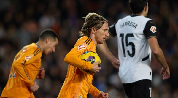 January 3, 2025, Valencia, Spain: Luka Modric of Real Madrid  seen in action during the La Liga 2024/25 match between Valencia CF and Real Madrid at the Mestalla stadium. Final score: Valencia CF 1-2 Real Madrid,Image: 951871042, License: Rights-managed, Restrictions: , Model Release: no, Credit line: Omar Arnau / Zuma Press / Profimedia