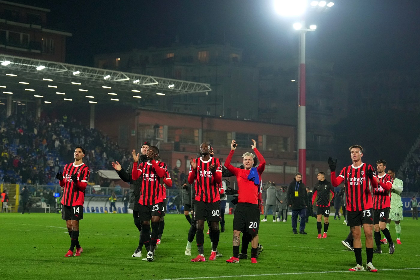 AC Milan’s players celebrate winning the match during the Serie A soccer match between Como and Milan at Giuseppe Sinigaglia  Stadium in Como  , North Italy - Tuesday , January 4  , 2025 Sport - Soccer .,Image: 953570949, License: Rights-managed, Restrictions: *** World Rights Except China, France, and Italy *** CHNOUT FRAOUT ITAOUT, Model Release: no, Credit line: LaPresse / ddp USA / Profimedia