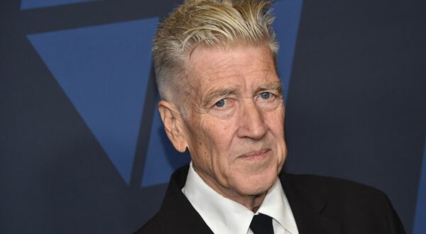 (FILES) US filmmaker David Lynch arrives to attend the 11th Annual Governors Awards gala hosted by the Academy of Motion Picture Arts and Sciences at the Dolby Theater in Hollywood on October 27, 2019.,Image: 954071476, License: Rights-managed, Restrictions: TO GO WTIH AFP PHOTO by Philippe GRELARD, Model Release: no, Credit line: Chris Delmas / AFP / Profimedia