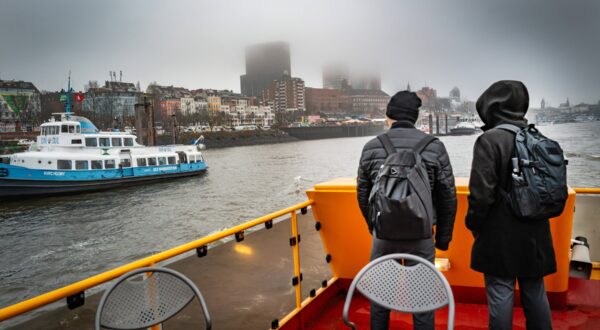 Hamburg, Elbe, Hamburger Hafen , Hafenrundfahrt im Winter - 16.01.2025 Hamburg *** Hamburg, Elbe, Port of Hamburg, Harbor cruise in winter 16 01 2025 Hamburg,Image: 954180852, License: Rights-managed, Restrictions: imago is entitled to issue a simple usage license at the time of provision. Personality and trademark rights as well as copyright laws regarding art-works shown must be observed. Commercial use at your own risk., Model Release: no, Credit line: Jürgen Ritter / imago stock&people / Profimedia