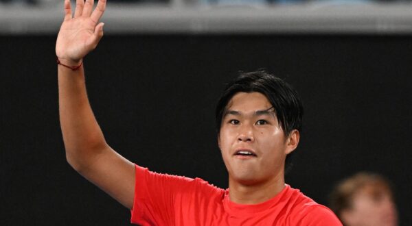 USA's Learner Tien celebrates victory against Russia's Daniil Medvedev during their men's singles match on day five of the Australian Open tennis tournament in Melbourne on January 17, 2025.,Image: 954230450, License: Rights-managed, Restrictions: -- IMAGE RESTRICTED TO EDITORIAL USE - STRICTLY NO COMMERCIAL USE --, Model Release: no, Credit line: Paul Crock / AFP / Profimedia