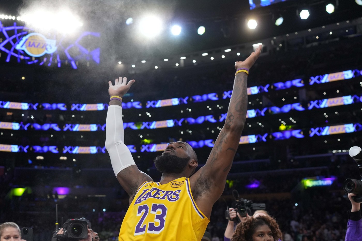 Jan 23, 2025; Los Angeles, California, USA; Los Angeles Lakers forward LeBron James (23) throws powdered chalk into the air before the game against the Boston Celtics at the Crypto.com Arena.,Image: 957123673, License: Rights-managed, Restrictions: *** Worldwide Rights Except Baltics, China, Denmark, Finland, Germany, Hong Kong, Japan, Macau, Norway, Poland, South Korea, Sweden, and Taiwan *** No sales outside your territory. No 3rd parties. No redistribution ***, Model Release: no, Credit line: Imagn Images / ddp USA / Profimedia